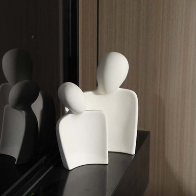 独創的な竹 抽象的な恋人像 陶器芸術彫刻であなたの空間を高めてください