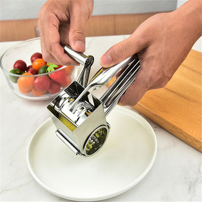 メタルタイプ 銅回転 Grater 家庭のキッチンでチーズとナッツの簡単な粉砕のために
