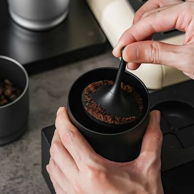 58mmの粉末フィッダー部品とアクセサリーのための持続可能な金属コーヒードーシングカップ