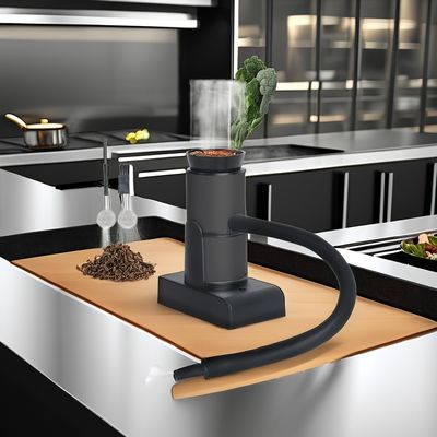 フォークに木片の煙を注入するためのコンパクトキッチンツール