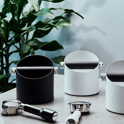 ホワイトエスプレッソノックボックス 食器洗浄機 安全な外れるノックバー 防滑ベーススタンド アクセサリー