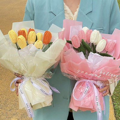 特別 な 糸 の テーブル 飾り に 編み た 紫陽花 と デイジー 袋 が 付い て い ます