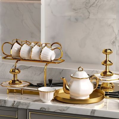 スタイリッシュで持続可能な家庭のための現代的なヴィンテージゴールドポルセランティーセット