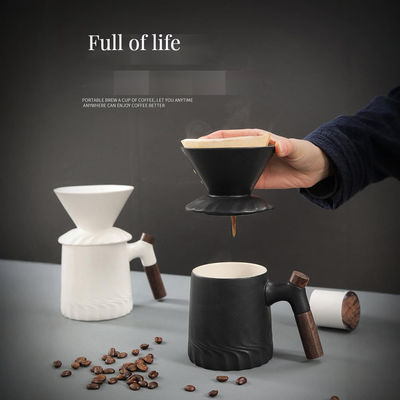 シンプルなデザイン 現代のヴィンテージコーヒーメーカー 安全な飲み放題のためにマットブラックでセット