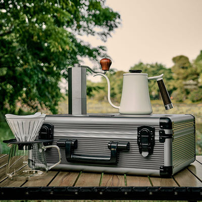 ロゴをカスタマイズ フィルターポットとスケールで6枚組のバンブーコーヒーギフトボックス