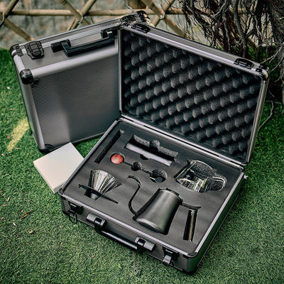 電気フィルターポットと紙のスケールを持つ6枚組のセラミックコーヒー機器コレクション