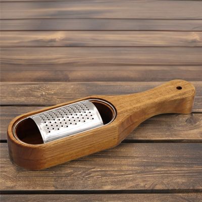田舎のキッチン 保存 野菜のためのチーズシェラダー 手作り アカシア 木のグリッサー