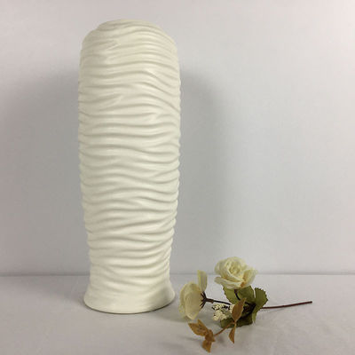 現代の北欧陶器花瓶 古典的なスタイルでテーブルトップの家庭装飾用