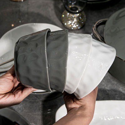 オーダーメイドサイズ セラミック ディナーウェアセット エレガントなヨーロッパスタイルと使い捨てオプション