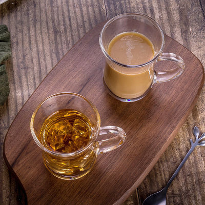 ストックされたクラシックデザイン アイルランドコーヒー アイスクリーム レストラン ビールとコーヒーのグラスカップ