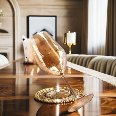 ブルゴーニュ の 豊かな 味 を 味わう ボルドー ワイン と 鉛 のない 結晶 の 珀 杯
