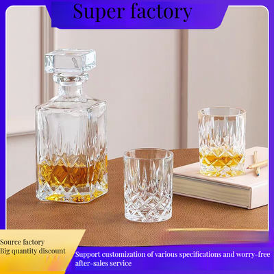 鉛 の ない 結晶 の 蒸留 器 と ウィスキー の 蒸留 器 で,飲酒 の 経験 を 向上 さ せる