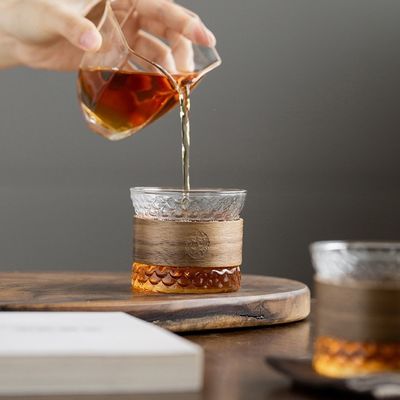 木のリング 高ボロシリケートガラス お茶カップ 熱い飲み物のための現代的なリブハンマーデザイン