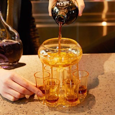 独特のデザイン 6ショットグラス ディスペンサーと ビール ホールダー ウィスキー コクテルの愛好家