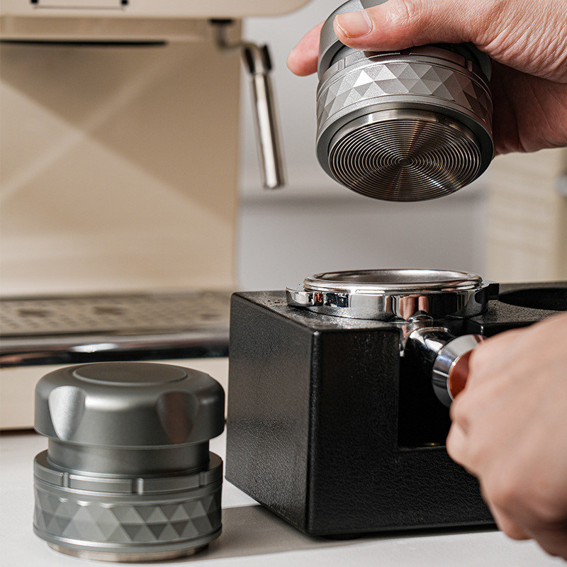 スタッドレスタイヤ2イン1コーヒーディストリビューター バリスタ用51mm53mm58mm調整可能